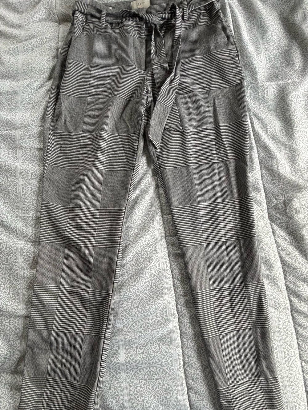 LOFT Black and White Plaid belted women’s dress pants.  Size 4